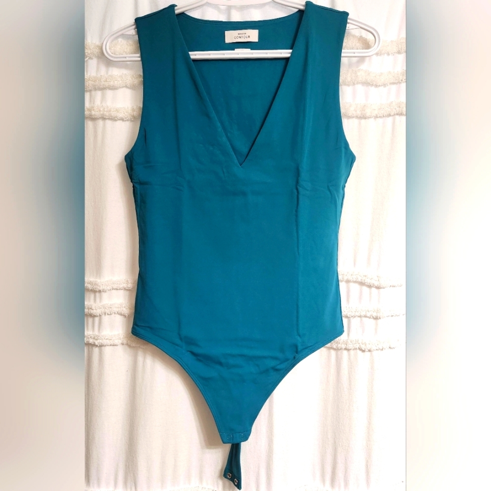COPY - In like new condition. Babaton Contour Bodysuit. Size Medium.. Firm On $